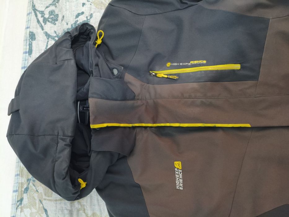 Продаю мужскую куртку