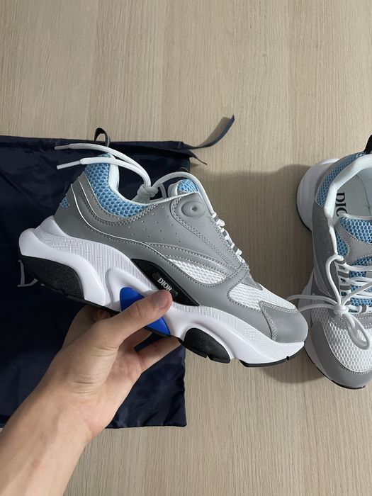 Dior B22 Baby Blue cu saculet
