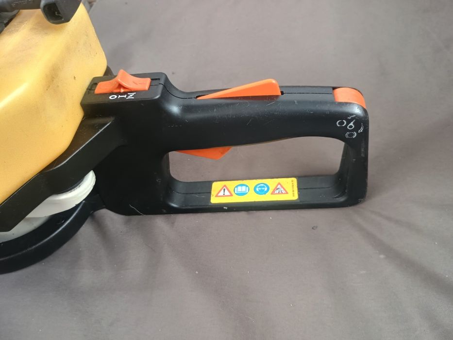 Foarfeca de tuns gard viu Stihl hs75