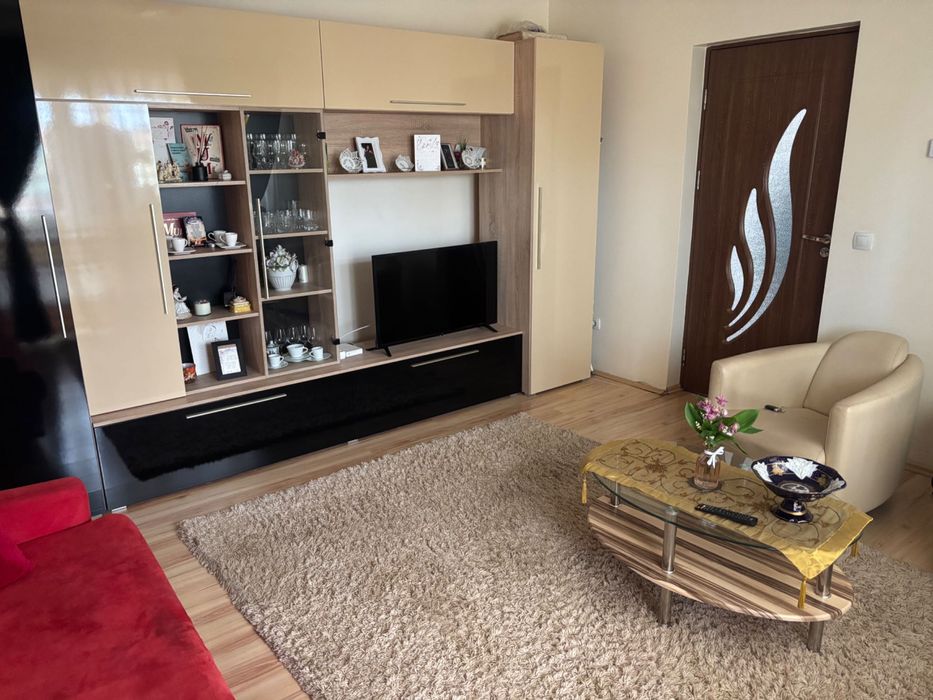 Vând apartament 3 camere