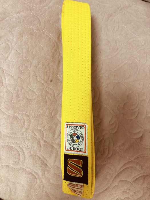Желтый пояс для дзюдо