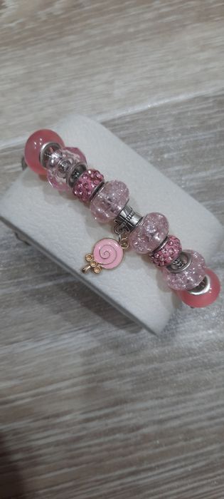 Браслеты  на руку