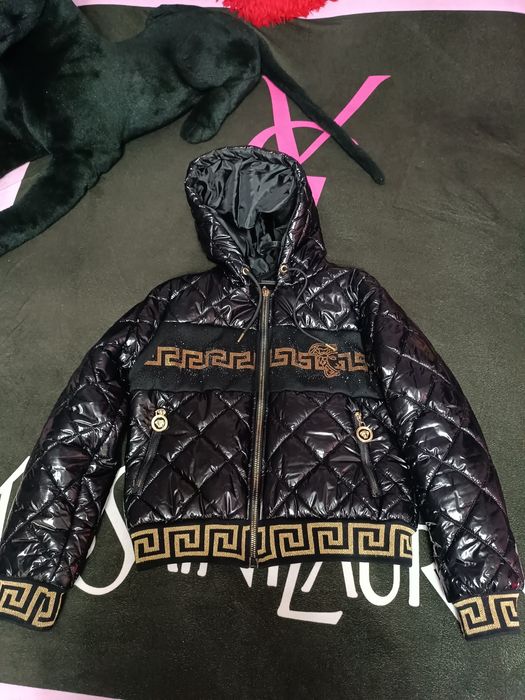 Продаю куртку демисезонная М