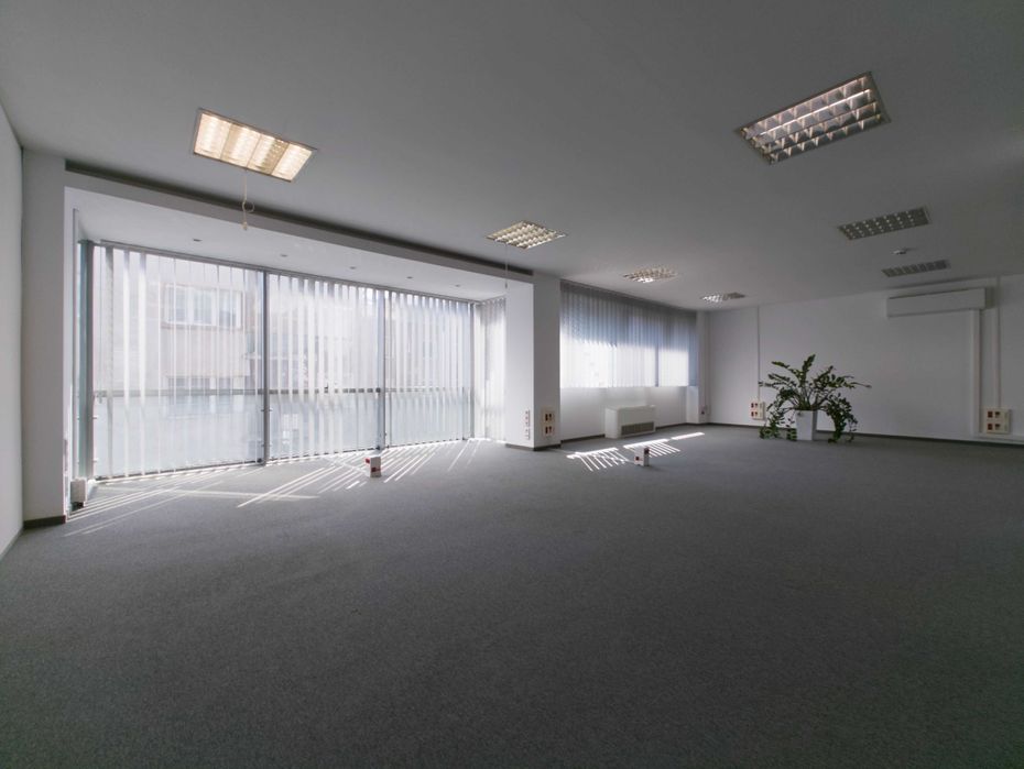 Офис под наем: 500 кв.м. в модерна бизнес сграда до НДК