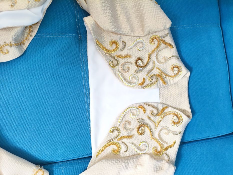 Вышевка  ручная работа