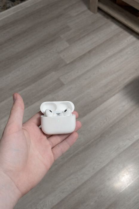 Vand casti AirPods Pro2