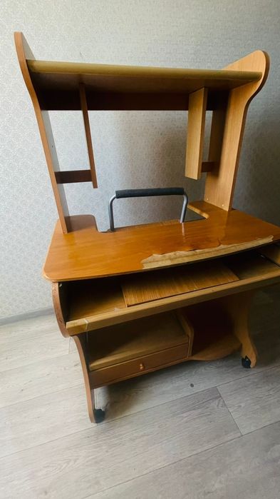 Компьютерный стол