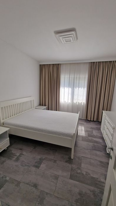 Casa cu 4 camere , zona linistita