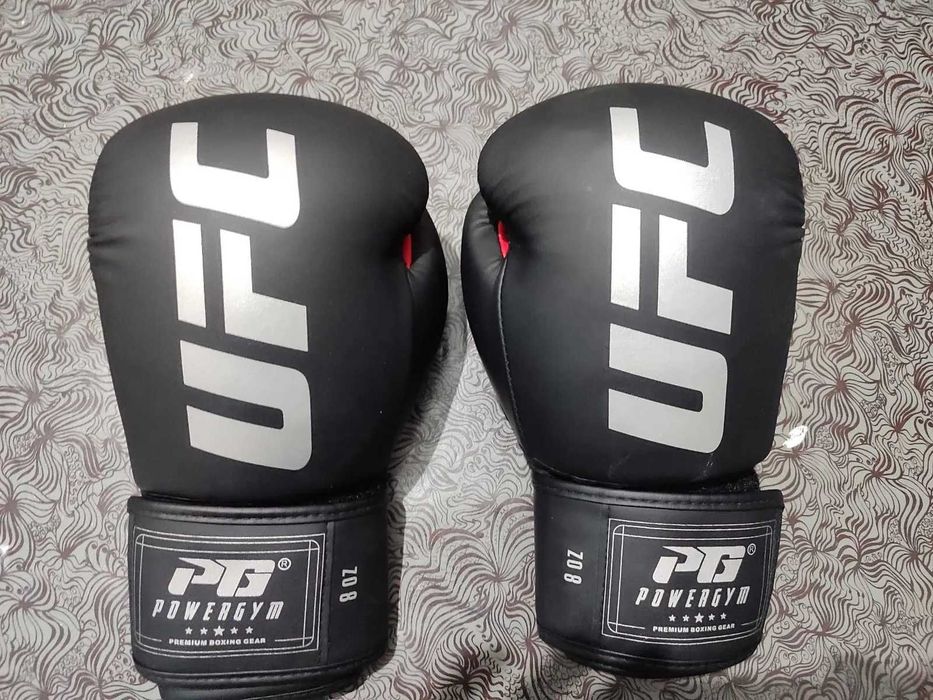 Боксерские перчатки UFC PowerGym