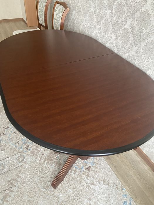 Гостинный  стол.