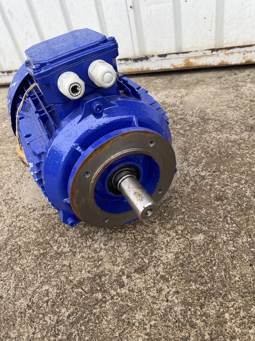 Motor trifazic 4 kw -2900 turatii nou