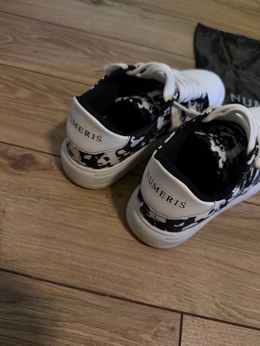 Sneakers Numeris alb/negru – Mărimea 44 – Noi