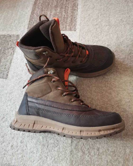 Vând încălțăminte  toamnă/iarnă. Mărimi: 37.5-39. Stare foarte bună.