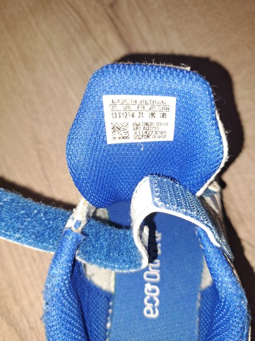 Vand Adidas mar 31