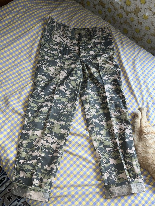 Продам 2 комплекта военной формы для 10-11 классников