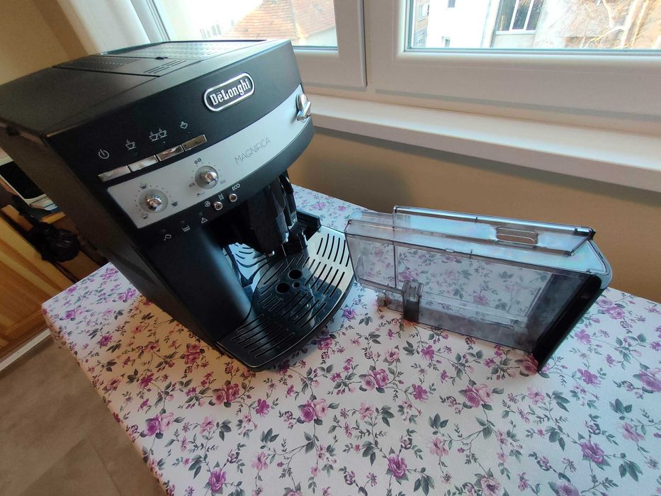 Кафеавтомат DeLonghi Magnifica Esam3000b Ex1