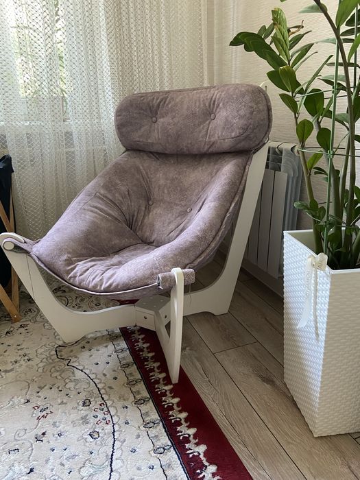 Продам красивое кресло