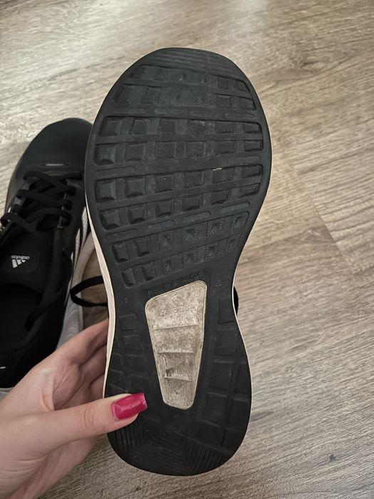 Adidasi Adidas negri