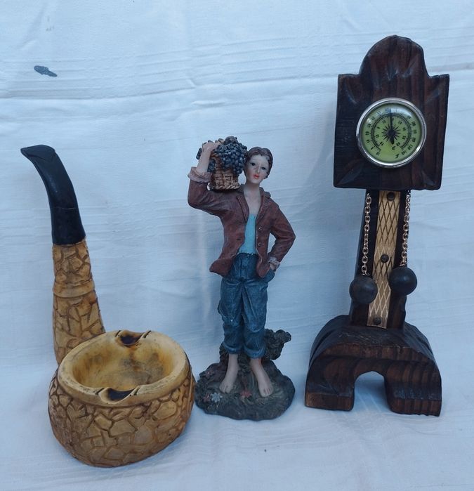 Lot figurină din rășină acrilică colectia Leonardo scrumiera barometru