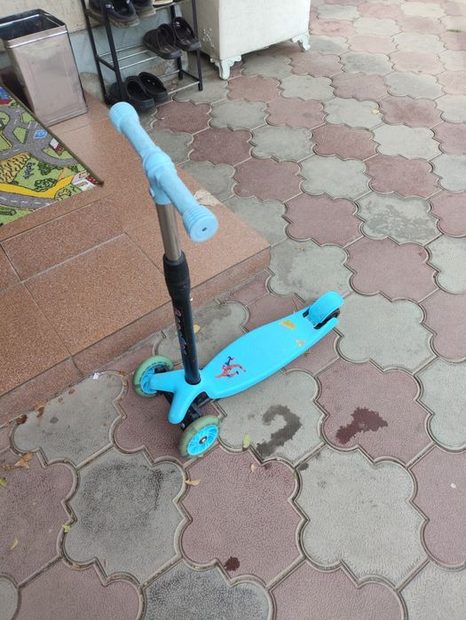 Продам детский самокат