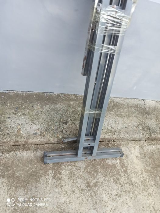 Stander metalic haine