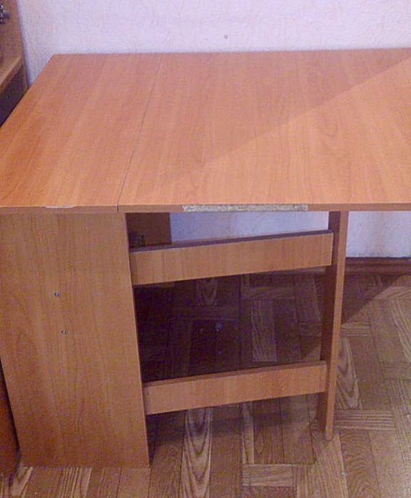 Продам стол-книжка б/у.