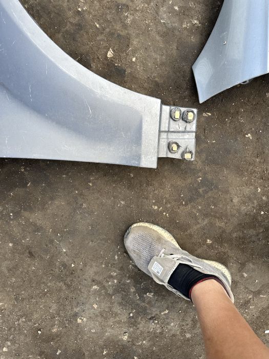 Калник оригинален Ауди Q7 десен Audi Кю7 с минимални забележки н403