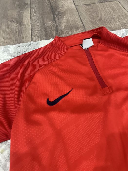 Найк спортивка красный