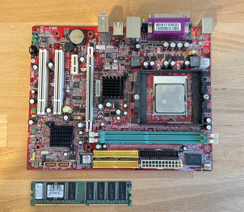 Placa de baza MSI K8NGM - Socket 754 + AMD Sempron 3000+ si 256 MB DDR