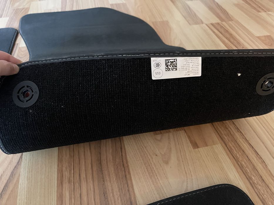 Оригинальные ворсовые полики Audi Q8