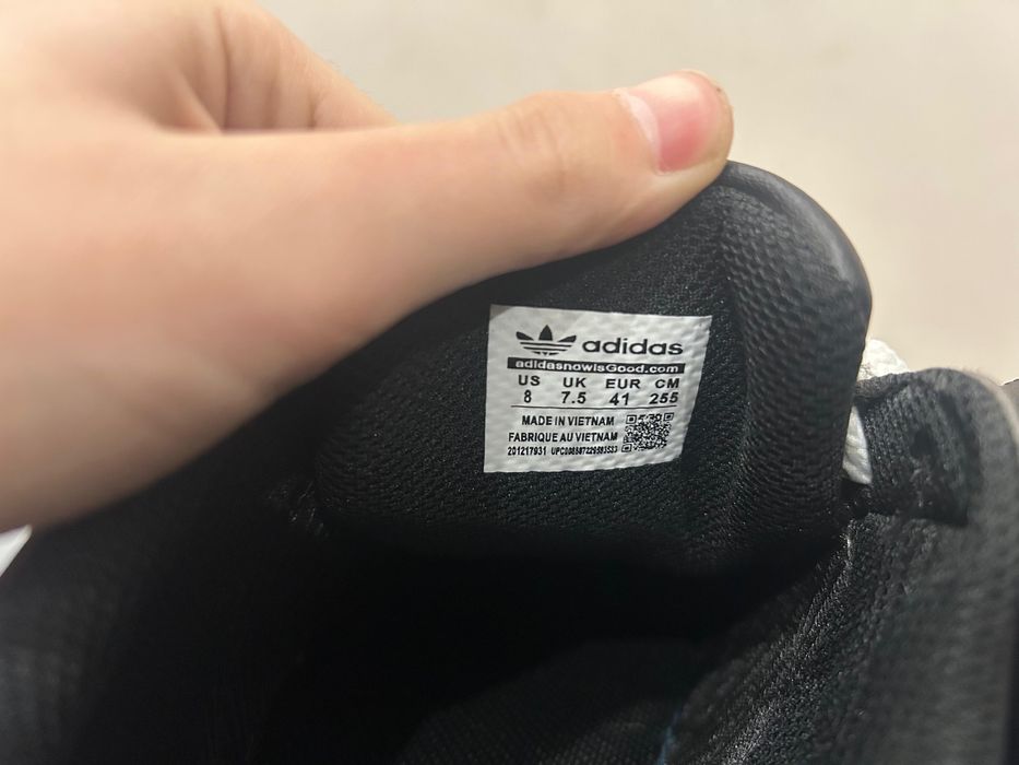 Продам крассовки Adidas superstar