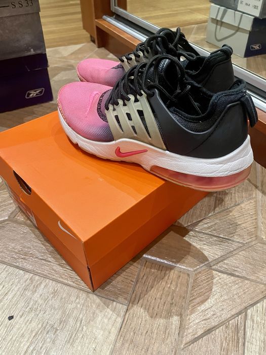 Женские кроссовки Nike