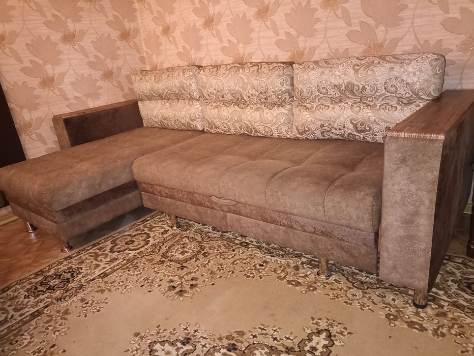 Угловой диван...