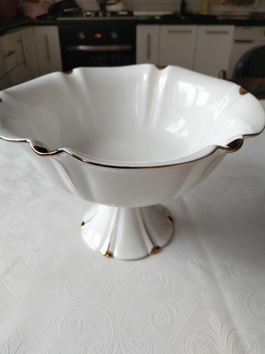 Продается стол круглый