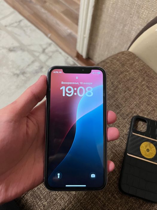 Айфон 11 в идеальным состояние