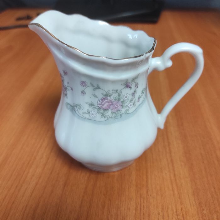 Чайный сервиз с молочником и сахарницей