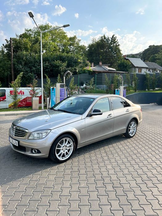 Mercedes-Benz C220 CDI W204 / consum mic / stare bună