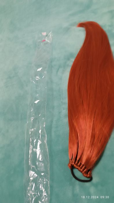 Нова опашка червен цвят