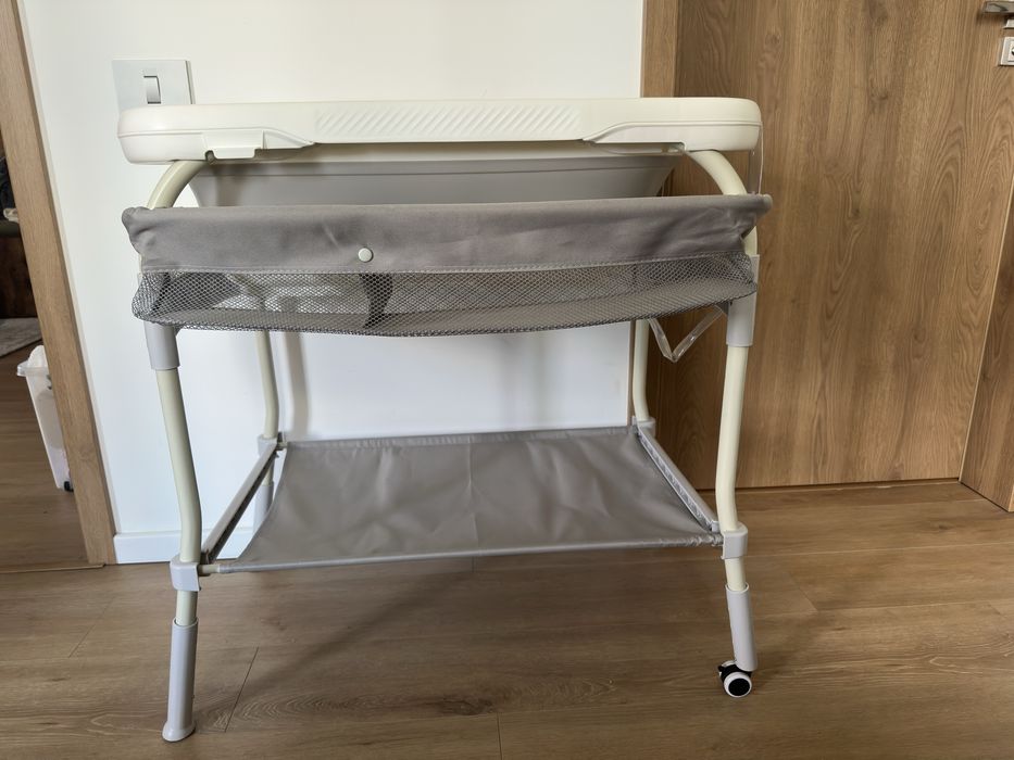 Set de baie 2in1 cu masuta de infasat si cadita Colibro Flip, cu termometru, furtun de scurgere si roti
