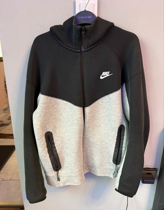Оригинално горнище nike tech fleece!!!