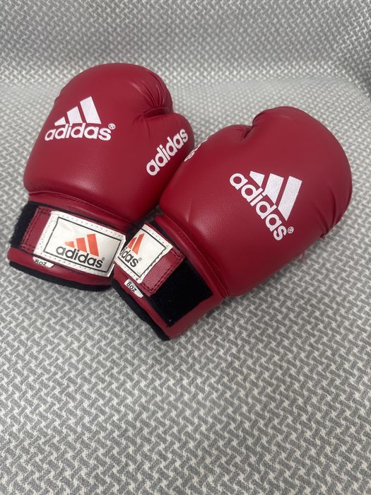 Боксерские перчатки