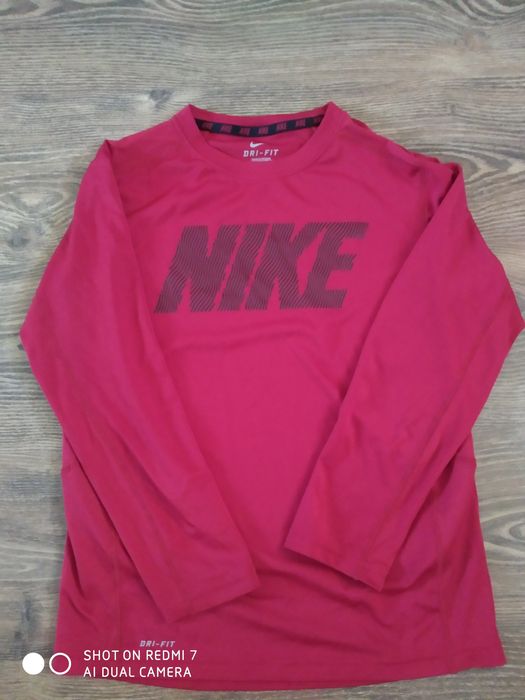 Блузи NIKE, UNDER ARMOUR  цена 20 лв