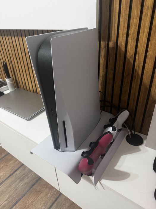 Продам PS 5 новый