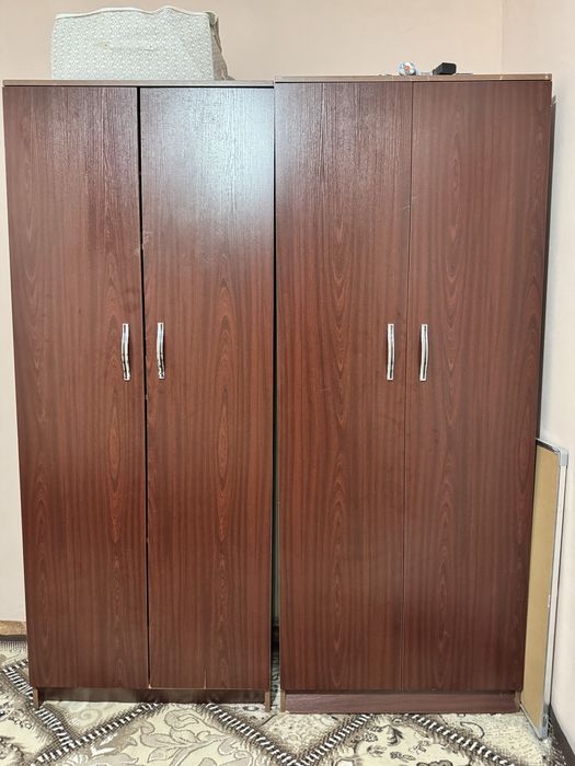 Шкаф для одежды и кровать