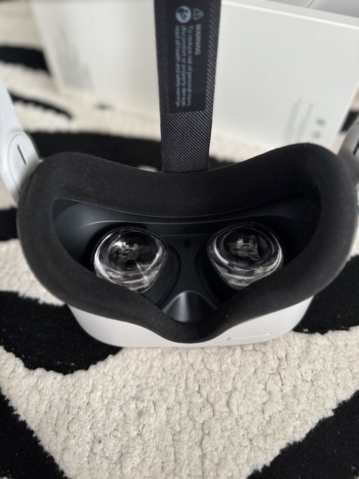 Ochelari VR META Quest 2, 128GB; Meta Oculus Quest 2 Elite Strap; Set interfete faciale si blocator de lumina Meta Quest 2.