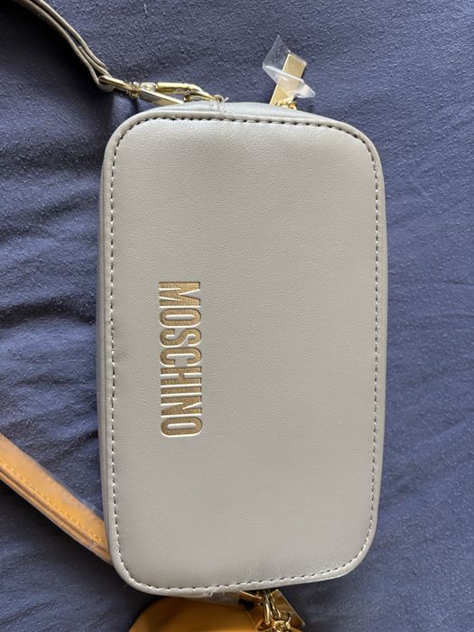 Несесери Moschino оригинални