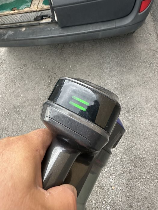 Продавам безкабелна прахосмукачка