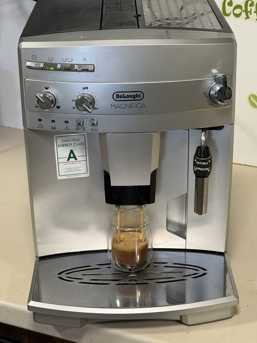 Кафемашина кафе автомат delonghi magnifica с гаранция