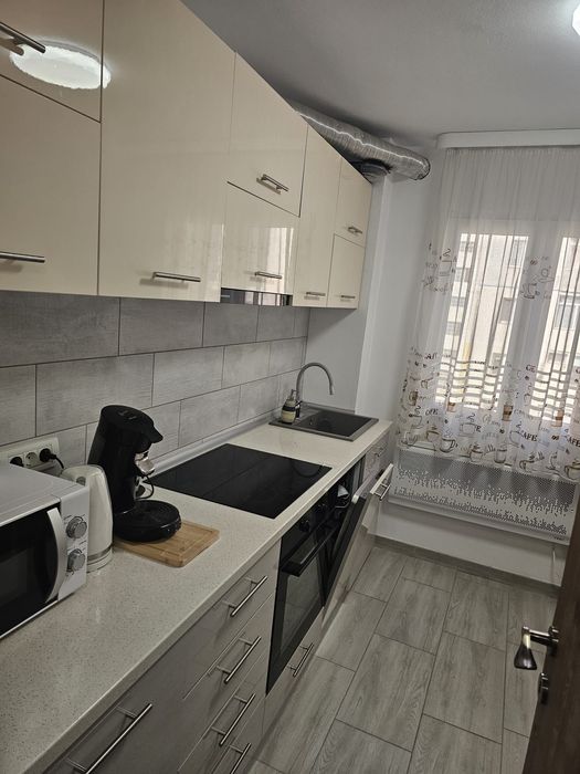 Vand apartament 3 camere