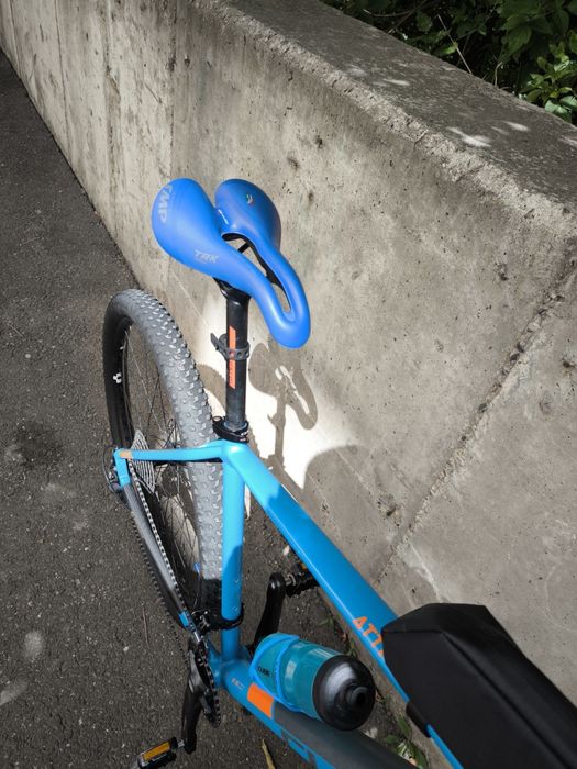 Bicicleta Cube attention hpa 29